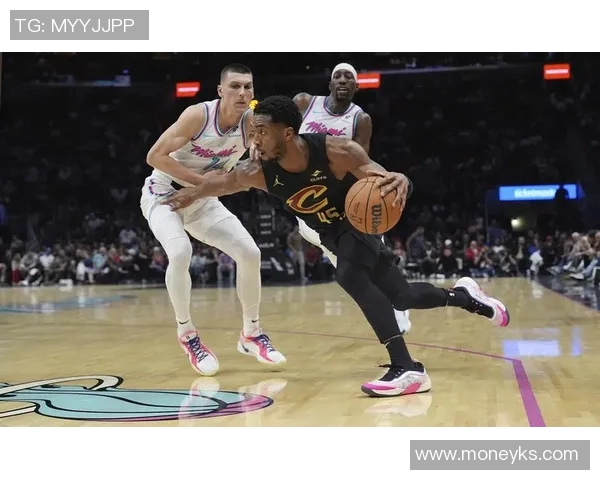 2020年NBA季后赛热火对雄鹿精彩直播回顾与赛后分析